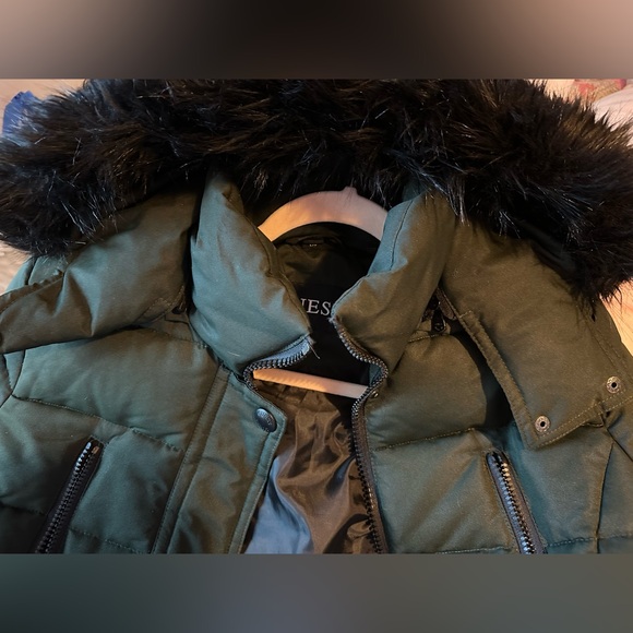 🌲💚NWOT Guess Women’s Winter Parka Coat Dark Olive Green, Black Faux Fur Hood🌲💚 - Picture 5 of 16